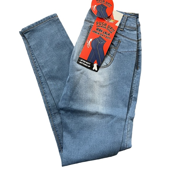 American Blue Denim - American Blue Jeans Women’s Better Butt Light Wash Skinny Leg NWT Various Sizes